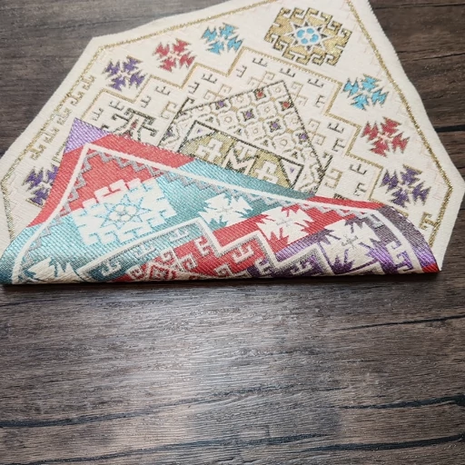 رومیزی عسلی تک مخمل ابریشم طرح عشایر 33*50