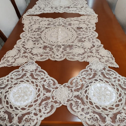 رومیزی مربع دانتل مخمل ترک سه تکه طرح آنجل