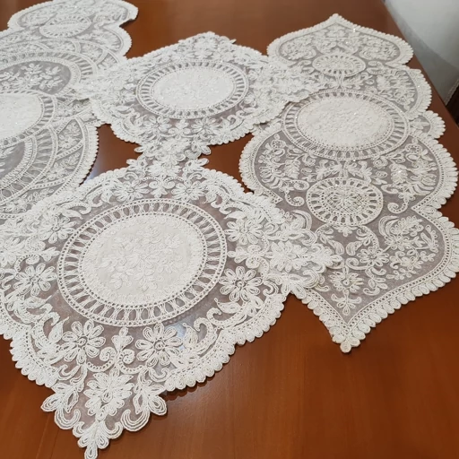 سرویس رومیزی چهار تکه دانتل مخمل طرح کیمیا