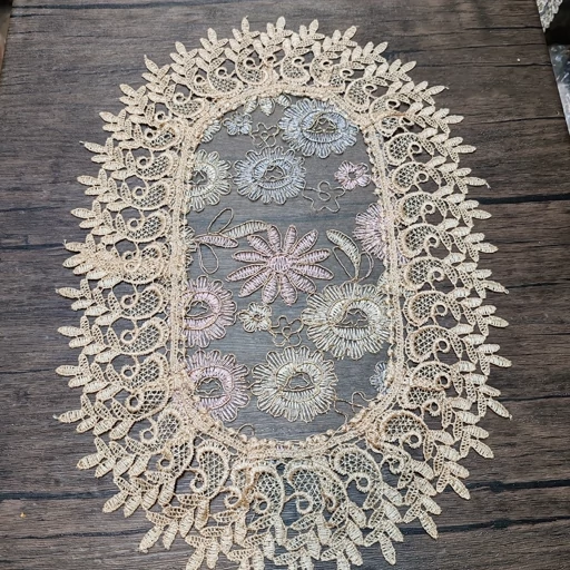 رومیزی عسلی مربع گیپوری سایز 40 سانتی