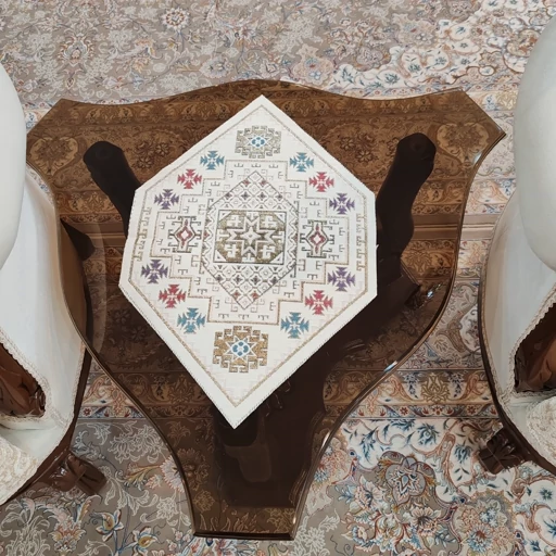 رومیزی عسلی تک مخمل ابریشم طرح عشایر 33*50