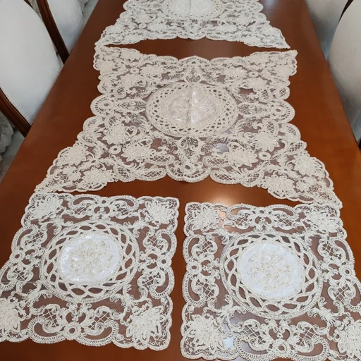 رومیزی مربع دانتل مخمل ترک سه تکه طرح آنجل