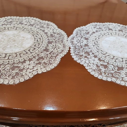 رومیزی عسلی زیربشقابی گرد دانتل طرح ورساچه جدید