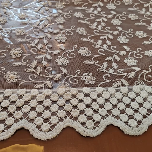 رومیزی غذاخوری جدید حریر گیپور سایز 140*220 سانت