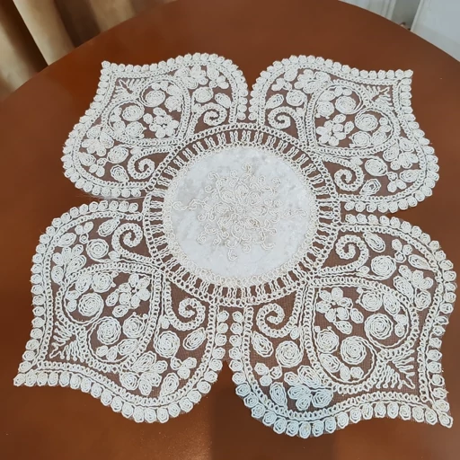 رومیزی مربع دانتل مخمل سه تکه طرح قلب جدید