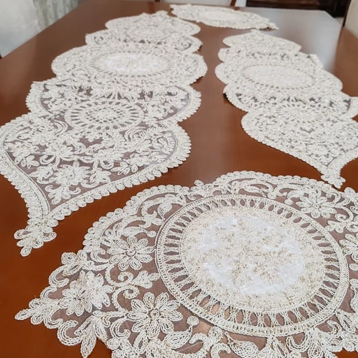 سرویس رومیزی دانتل مخمل ترک چهار تکه مدل تاج