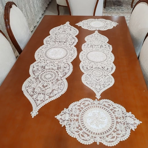 سرویس رومیزی دانتل مخمل ترک چهار تکه مدل تاج