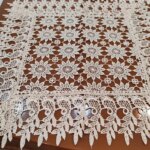 رومیزی عسلی مربع گیپوری سایز 40 سانتی