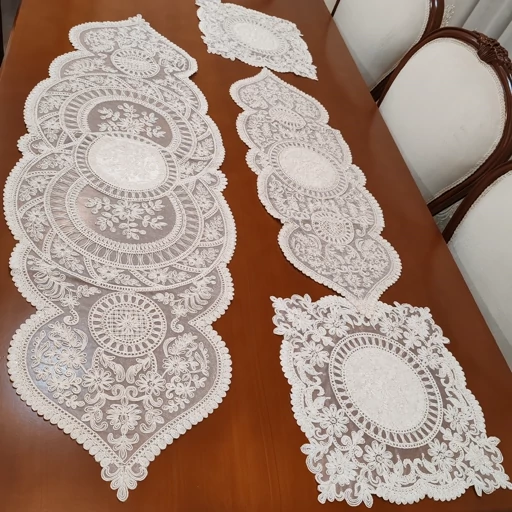 سرویس رومیزی چهار تکه دانتل مخمل طرح کیمیا