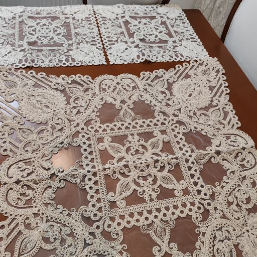 رومیزی مربع دانتل ترک اصل سه تکه طرح الگانت