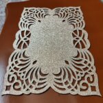 توسینی رومیزی مستطیل چرم اکلیلی طرح نسیم 20*30