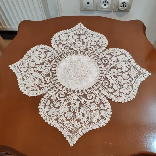 رومیزی مربع دانتل مخمل سه تکه طرح قلب جدید