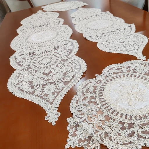 سرویس رومیزی دانتل مخمل ترک چهار تکه مدل تاج