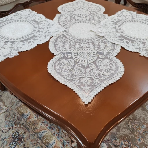 سرویس رومیزی چهار تکه دانتل مخمل طرح کیمیا