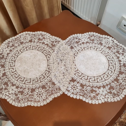 رومیزی عسلی زیربشقابی گرد دانتل طرح ورساچه جدید