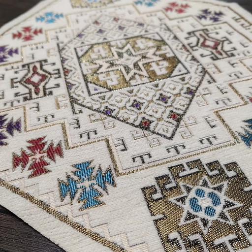 رومیزی عسلی تک مخمل ابریشم طرح عشایر 33*50