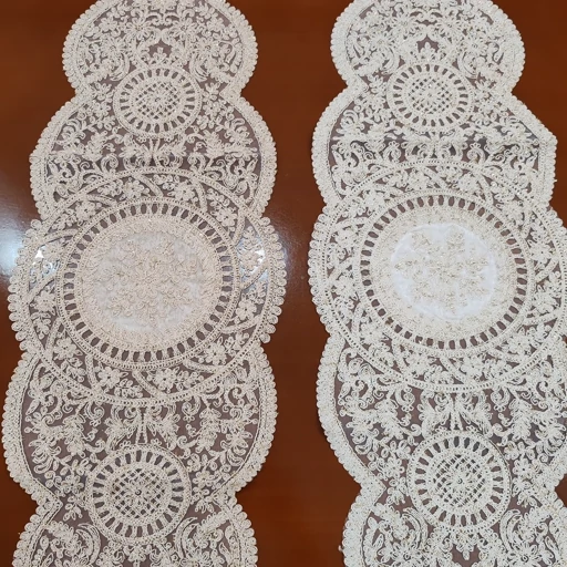 سرویس رومیزی دانتل مخمل ترک چهار تکه مدل تاج