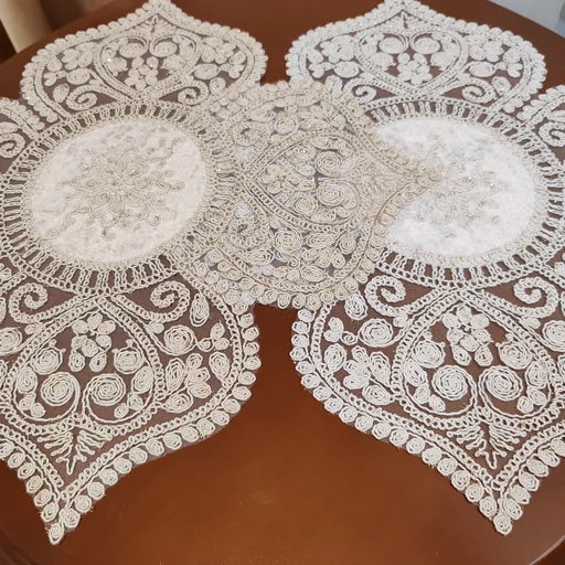 رومیزی مربع دانتل مخمل سه تکه طرح قلب جدید