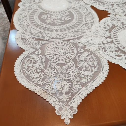 سرویس رومیزی چهار تکه دانتل مخمل طرح کیمیا