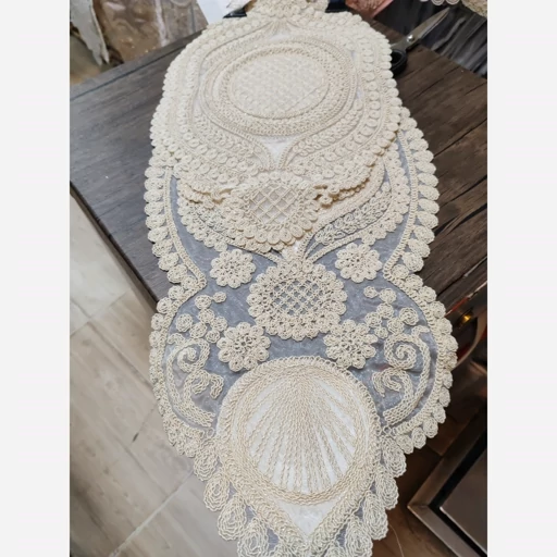 رومیزی دانتل بیضی سه تکه طرح گندمک ایرانی