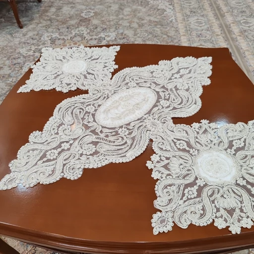 رومیزی ملیله و مروارید دوزی مخمل دانتل سه تکه طرح لاله