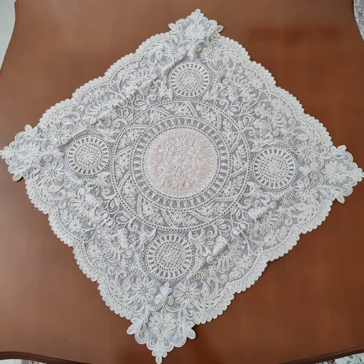 رومیزی مربع دانتل شاین دار سه تکه طرح کیمیا