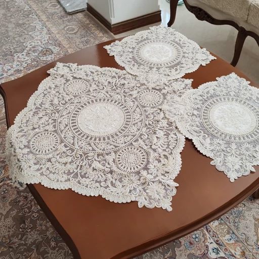 رومیزی مربع دانتل شاین دار سه تکه طرح کیمیا