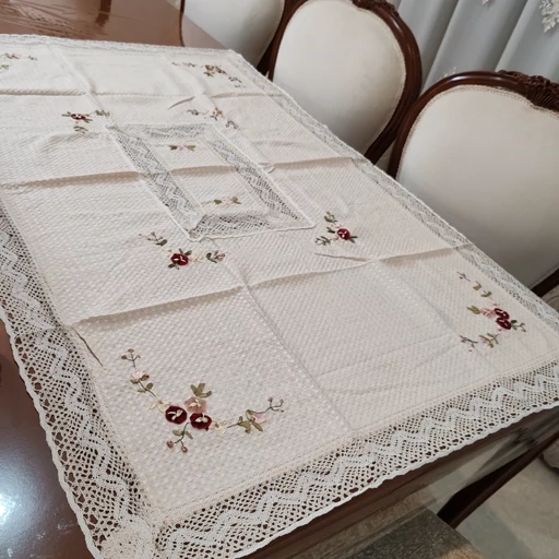 رومیزی غذاخوری دوربافت ربان دوزی کار دست سایز 220