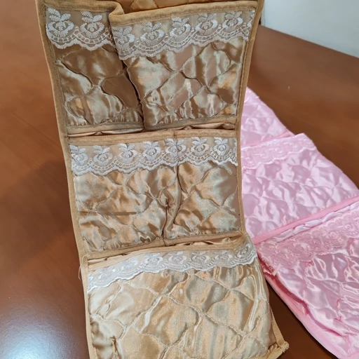 جاجورابی سه جیب ساتن گیپور دار