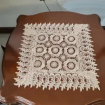 رومیزی عسلی مربع گیپوری سایز 40 سانتی