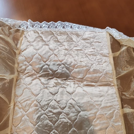 روکش میز اتو ساتن حریر دار با گیپور 90